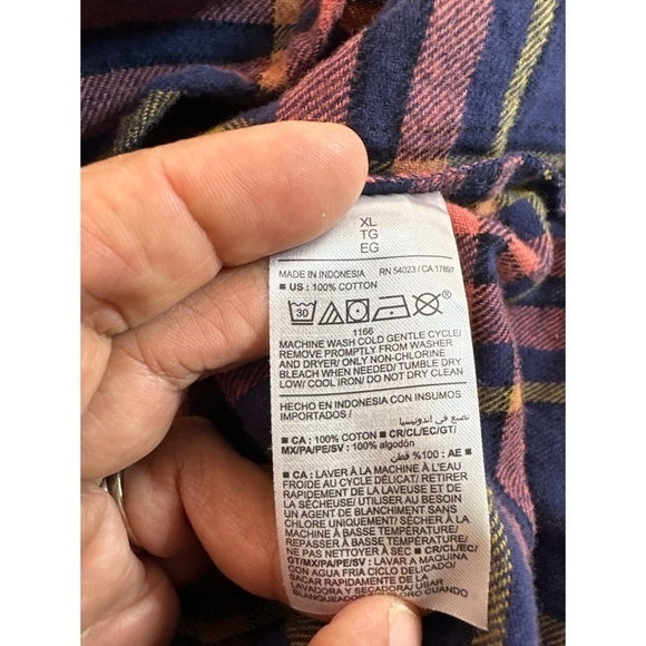 Old Navy The Boyfriend Button Down Shirt - Picture 9 of 12